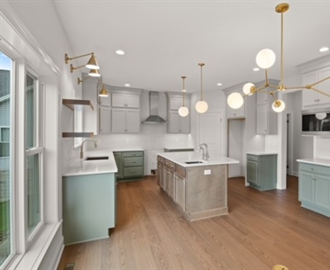 Three colors in one kitchen?! Absolutely!