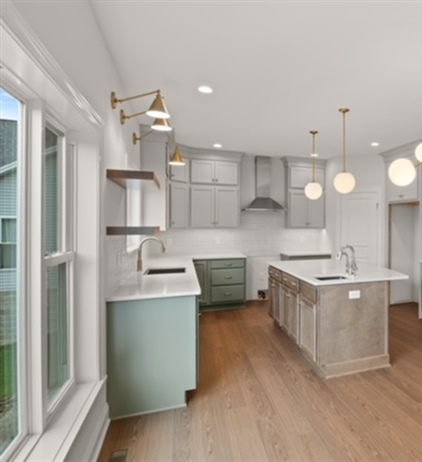 Three colors in one kitchen?! Absolutely!